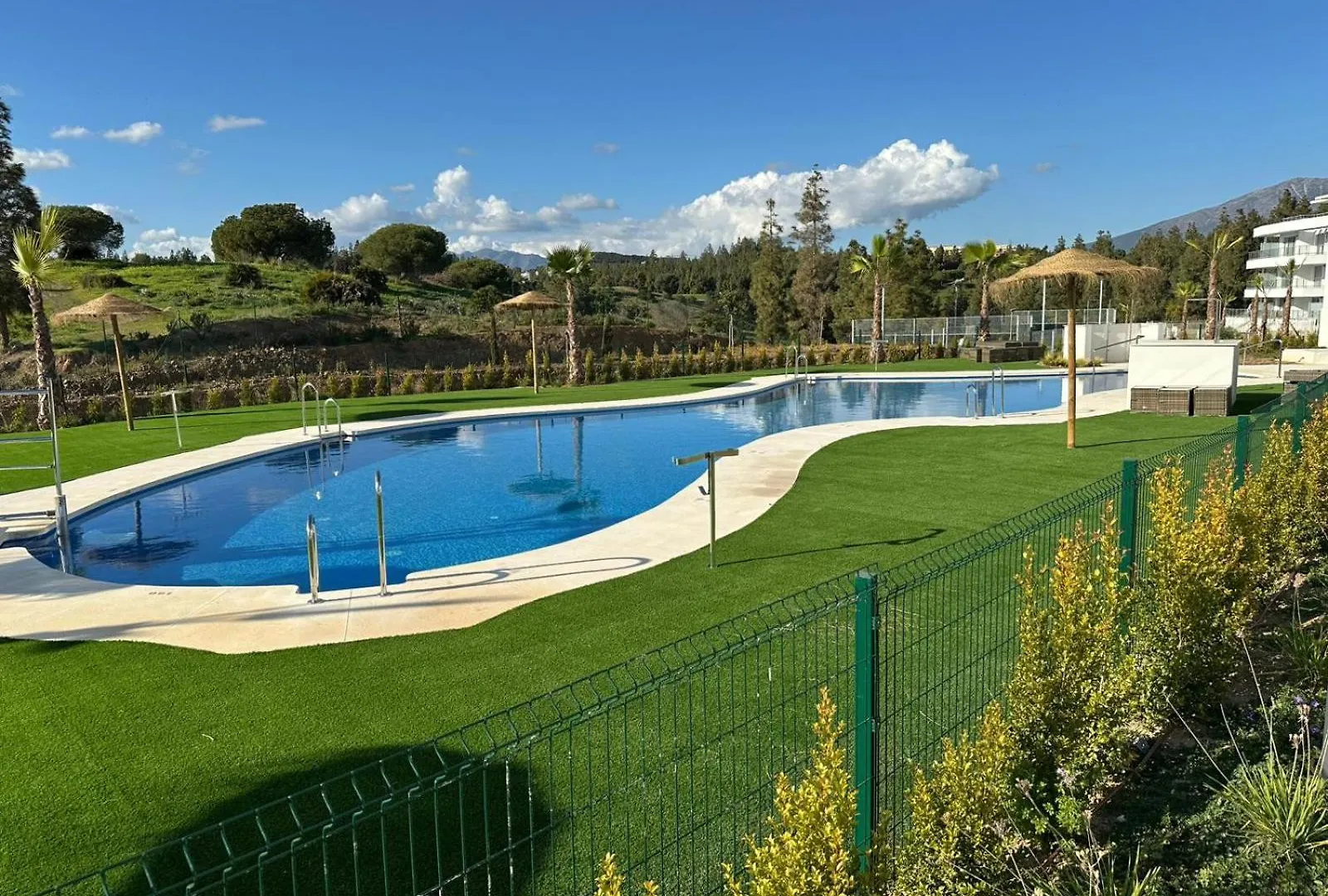 Vivi Homes - Luxor Gym, Pool, Terrace & Beach Mijas Appartement